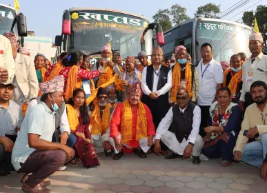 धनगढी उप महानगरले तिर्थ यात्राका लागी पठायो ज्येष्ठ नागरिकलाई मुक्तीनाथ