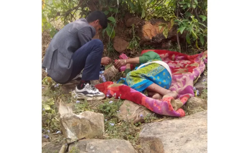 खुला ठाउँमा ज्येष्ठ नागरिकको उपचार