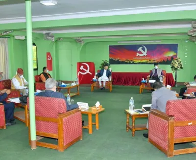 प्रधानमन्त्री केपी शर्मा ओलीले दसैँ अगावै मन्त्रिपरिषद पुनर्गगन गर्ने तयारी गरेका छन् । नेकपाका सचिवालय सदस्य झलनाथ खनालले दसैँ अगावै मन्त्रिपरिषद पुनर्गठन हुने सम्भावना रहेको बताए। 