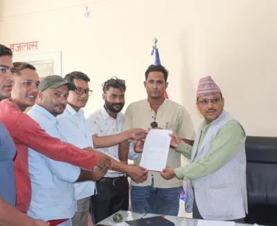 कैलालीका सत्तारुढ भातृ तथा युवा सङ्गठनद्वारा राष्ट्रपतिको कदम विरुद्ध ज्ञापन