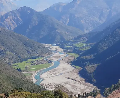 विज्ञसहितका दुई टोली डडेलधुरामा